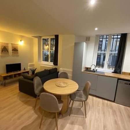 Апартаменты Cozy 1Br+Sofa Bed In Lyon Center Экстерьер фото